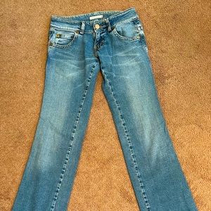 Women Levi’s jeans